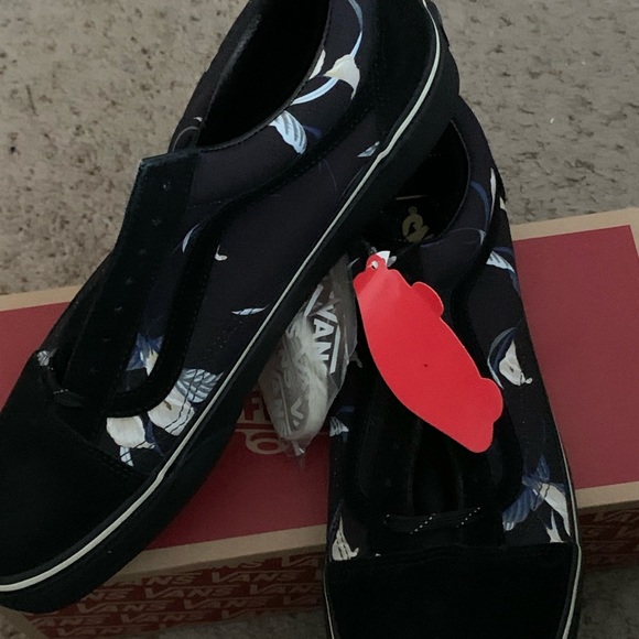 Sneakers (Vans) - Picture 2 of 5